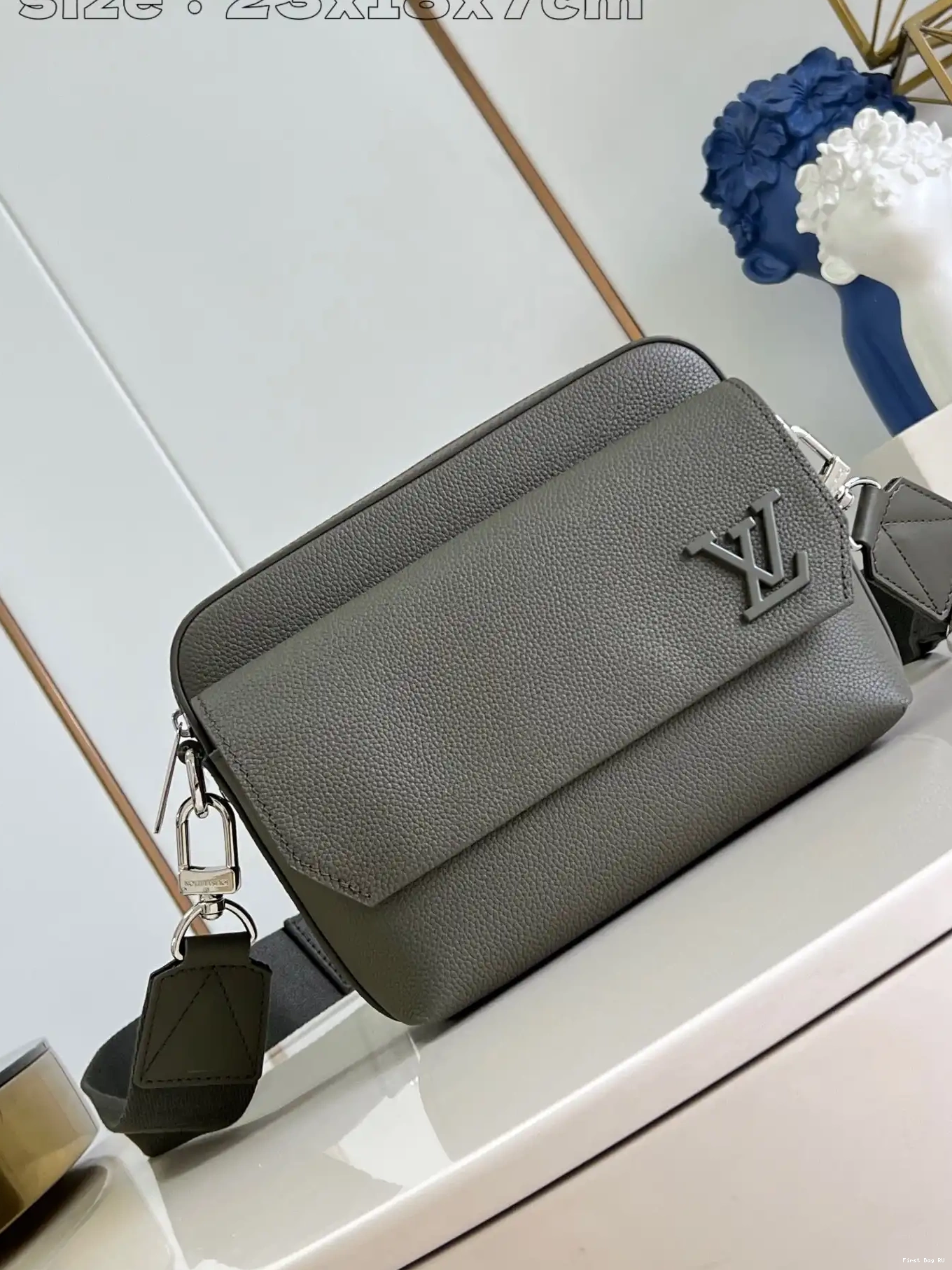 VUITTON Messenger-23.5*18*7CM Fastline LOUIS 0501